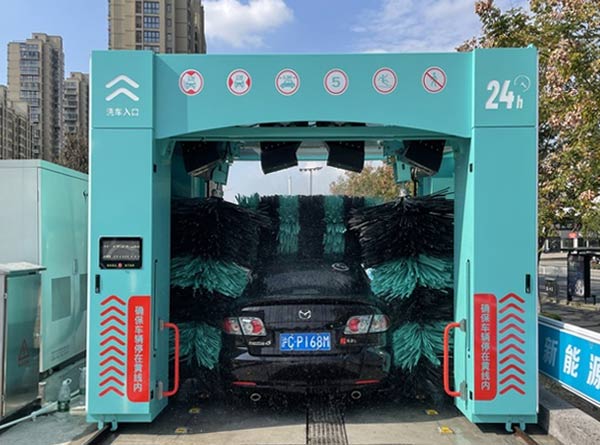 浙江海寧的這個充電站充電，無人洗車，一站式服務